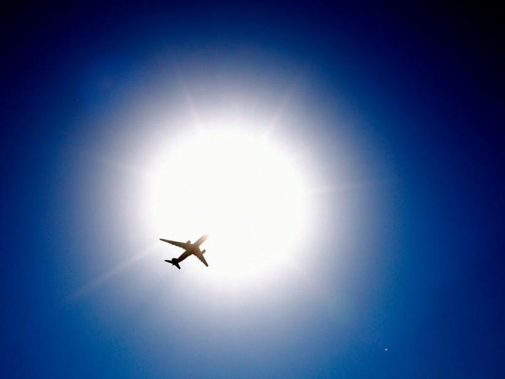 Alasan Simpel Hoax Pesawat Terbang Rendah Sebar Omicron Tak Perlu Dipercaya