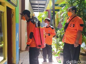 13 Siswa SMA di Pamekasan Positif COVID-19, PTM Beralih ke Daring 13 Siswa SMA di Pamekasan Positif COVID-19, PTM Beralih ke Daring