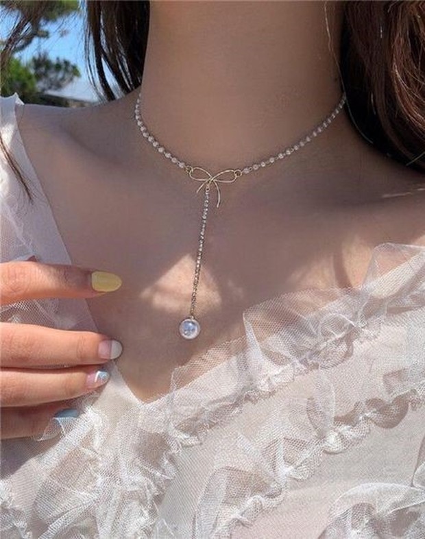 Pakailah pearl pendant necklace