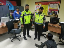 Pelempar Molotov ke Pos Lantas Bekasi Ditetapkan sebagai Tersangka!