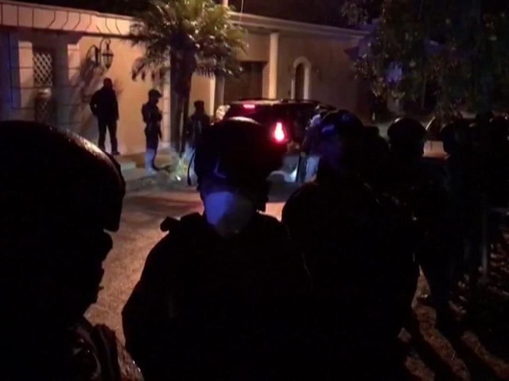 Rumah Eks Presiden Honduras Dikepung Polisi, Ada Apa?