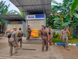 Tak Punya IMB, SPBU Mini di Cinere Depok Disegel Satpol PP