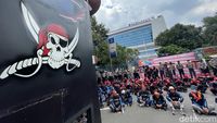 Geruduk Kemenaker, Buruh Tolak Aturan JHT