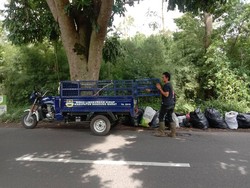 Kala Kades Kertawangi-Warganya Keroyokan Kelola Sampah Jadi Bermanfaat