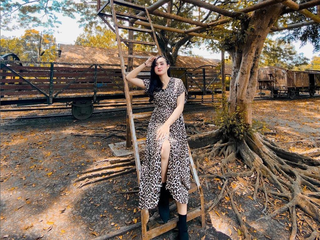 7 Gaya Pedangdut Yeni Inka yang Tengah Viral, Dijuluki Queen of Ambyar 7 Gaya Pedangdut Yeni Inka yang Tengah Viral, Dijuluki Queen of Ambyar