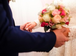 Cerita Pengantin Menikah di KUA, Hemat Uang Resepsi Buat Renovasi Rumah