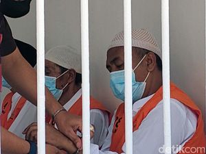 Camat-Kapolsek Dihadirkan di Sidang Jenderal NII Garut Camat-Kapolsek Dihadirkan di Sidang Jenderal NII Garut