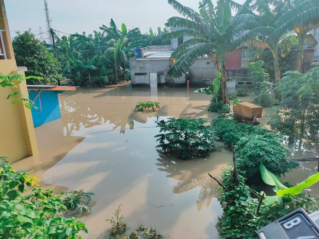 Banjir di 2 Kelurahan di Bekasi Timur Capai 1 Meter, Puluhan KK Terdampak
