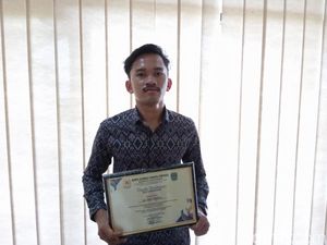 Lewat Selancar, Dean Permana Harumkan Indonesia di Mata Asia Lewat Selancar, Dean Permana Harumkan Indonesia di Mata Asia