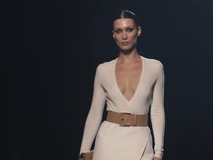 10 Koleksi Terbaru Michael Kors Fall/Winter 2022