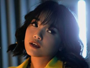 Wajah Asli Fuji saat Live Tanpa Filter Disorot, Netizen: Kelihatan Beda