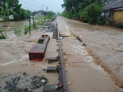 KA Siliwangi Batal Berangkat Imbas Hujan Deras di Sukabumi