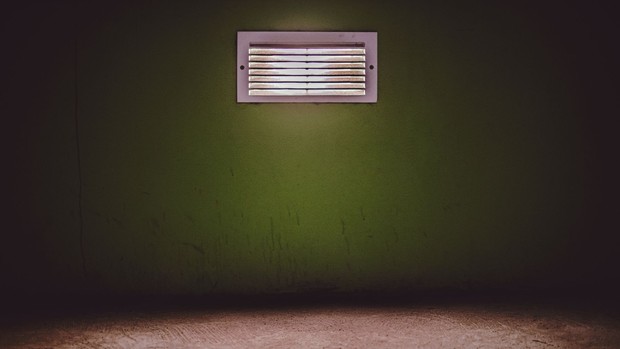 Ilustrasi Ruangan Berventilasi Buruk/ Foto: Canva/ Tim Mossholder Ilustrasi Ruangan Berventilasi Buruk/ Foto: Canva/ Tim Mossholder