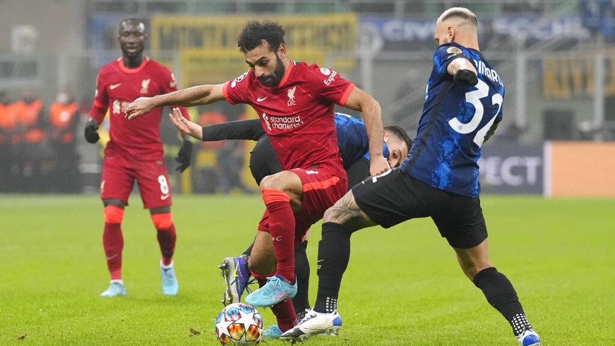 Inter Milan mesti membendung Mohamed Salah dkk di Anfield demi peluang lolos. (Foto: AP/Antonio Calanni)
