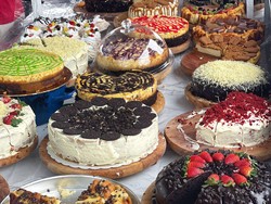 Jualan di Gerai Kaki Lima, Toko Kue Ini Tawarkan Cake Mewah ala Korea