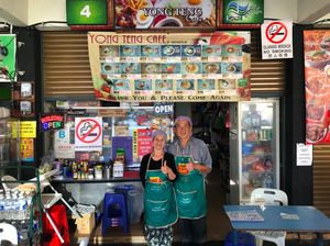 Semangat Jualan Crepes, Kisah Kakek-Nenek Tunarungu Ini Viral Semangat Jualan Crepes, Kisah Kakek-Nenek Tunarungu Ini Viral