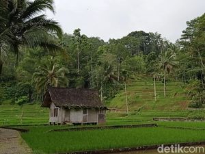 Mengenal Rumah Kampung Naga, Arsitektur, hingga Fungsinya Mengenal Rumah Kampung Naga, Arsitektur, hingga Fungsinya