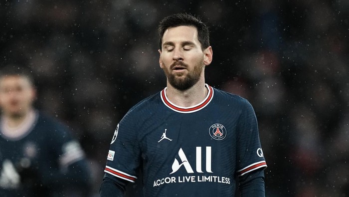 PSGs Lionel Messi reacts during the Champions League, round of 16, first leg soccer match between Paris Saint Germain and Real Madrid at the Parc des Princes stadium, in Paris, France, Tuesday, Feb. 15, 2022. (AP Photo/Thibault Camus)