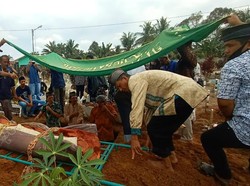 Jenazah Novi Amelia Dimakamkan di TPU Padang Merbau Tebing Tinggi
