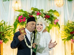 Jodoh Tak ke Mana, Viral Pria Nikahi Cinta Pertamanya di Usia 61 Tahun