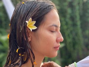 8 Momen Pevita Pearce Jalani Ritual di Bali Usai Digosipkan Putus