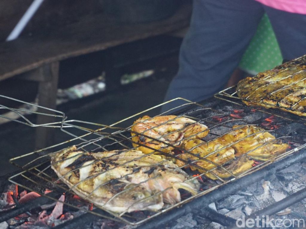 Kulineran Ikan Bakar dan Seafood di Singkawang, Ini Tempatnya