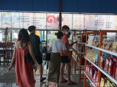 Potret Satu-satunya Toko Oleh-oleh di Singkawang