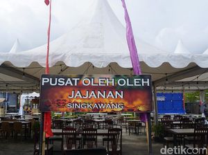 Ini Satu-satunya Tempat Beli Oleh-oleh Terlengkap di Singkawang