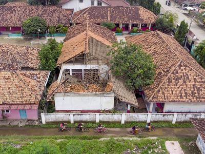 Ruang Kelas SDN Rawagempol Kulon I Karawang Ambruk