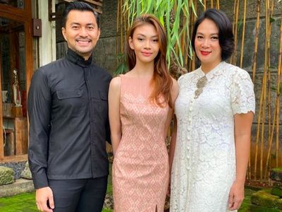 8 Potret Cantik Anak Anjasmara, Atlet Ice Skating dan Calon Dokter