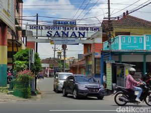 Perajin Tempe di Malang Kurangi Ukuran Imbas Harga Kedelai Naik