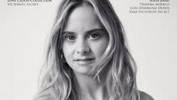 8 Foto Sofia, Gadis Down Syndrome Pertama yang Jadi Model Victorias Secret