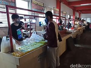 Pengunjung Pasar Cimahi Turun hingga 30% Imbas PPKM Level 3