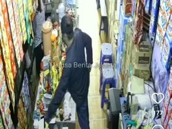 Viral Video Pria Maling HP Modus Beli Sembako di Toko Kelontong Jakbar