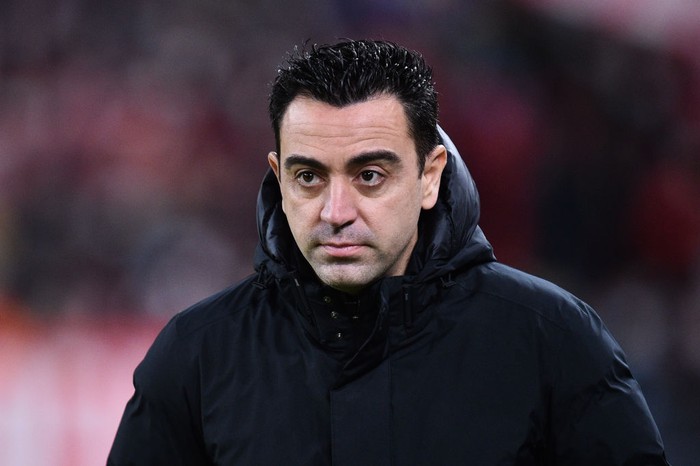 BILBAO, SPAIN - JANUARY 20: Head coach Xavi Hernandez of FC Barcelona looks on during the Copa Del Rey round of 16 match between Athletic Club and FC Barcelona at San Mames Stadium on January 20, 2022 in Bilbao, Spain. (Photo by Juan Manuel Serrano Arce/Getty Images)