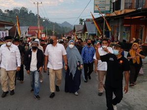 Andre Rosiade Minta Pemprov Sumbar Tertibkan Keramba di Danau Singkarak Andre Rosiade Minta Pemprov Sumbar Tertibkan Keramba di Danau Singkarak