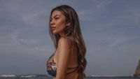 6 Gaya Seksi Ariel Tatum Liburan di Bali yang Bikin Netizen Terpesona