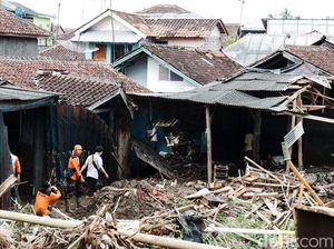 Begini Kondisi Rumah yang Diterjang Banjir di Sukabumi Begini Kondisi Rumah yang Diterjang Banjir di Sukabumi