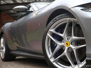 Hore! Beli Ferarri Kini Bisa Pakai Bitcoin