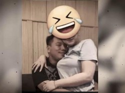 Siapa Wanita yang Dipangku Vicky Prasetyo?