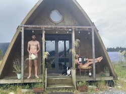 Viral Suami Istri Jual Rumah Pakai Foto Mereka Tanpa Busana