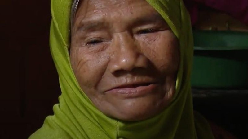 Beban Berat Mak Ikah di Usia Senja, Makan Seadanya dan Rumah Tak Layak
