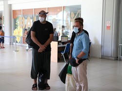 Momen Pendeportasian 3 WNA Pengeroyok WN Ukraina di Bali