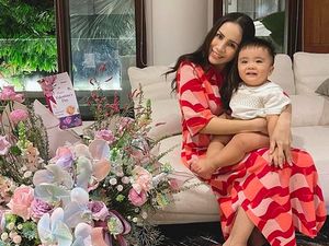 7 Momen Manis Momo Geisha dengan Anak, Wajahnya Disorot karena Diduga Oplas