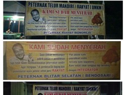 Peternak Ayam Layer di Blitar Keluhkan Nasibnya Lewat Banner