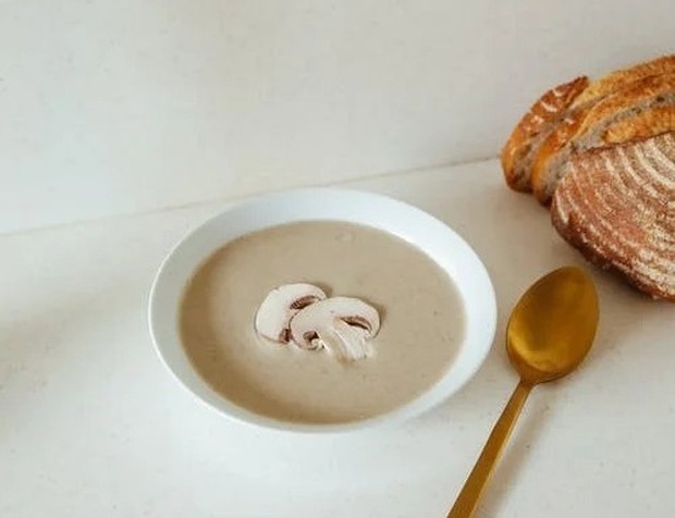 (Pasien positif Omicron sebaiknya hindari makanan yang digoreng, ganti dengan sup berkuah/Foto: pexels.com/Polina Tankilevitch) Pasien positif Omicron sebaiknya hindari makanan yang digoreng, ganti dengan sup berkuah/Foto: pexels.com/Polina Tankilevitch