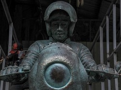 5 Fakta Patung Jokowi Naik Motor yang Meluncur di Mandalika