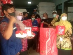 Pemkot Depok Dapat Bantuan Kemensos untuk Korban Banjir, Ada Kasur-Air Minum