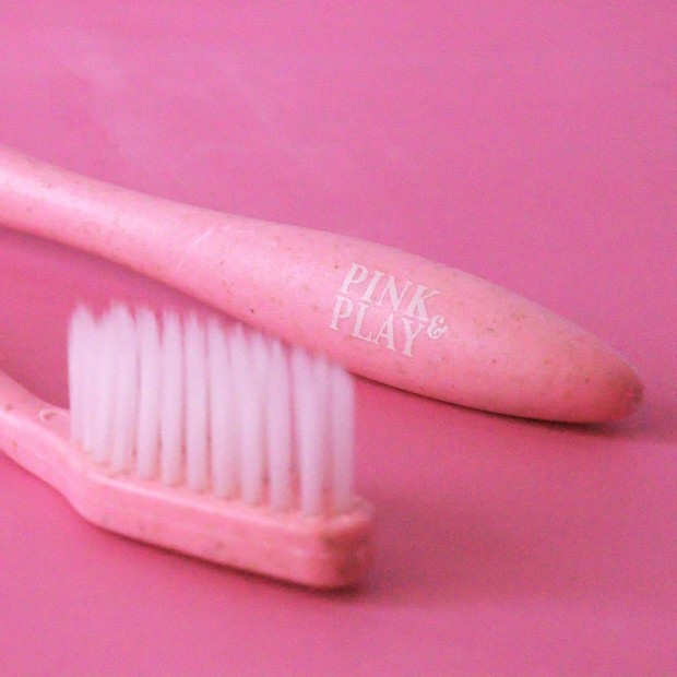 Pink & Play toothbrush