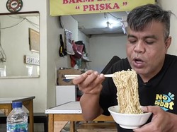 Bikin Ngiler! Ini 5 Mie Bangka Enak di Tenda Versi Abdel Achrian
